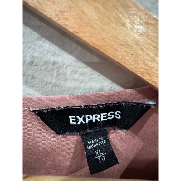 Express Mauve Blouse Pleated Cap Sleeve Size XL - Picture 3 of 6